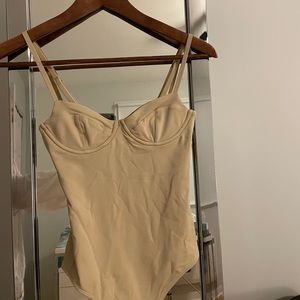 Aritzia babaton bustier bodysuit
